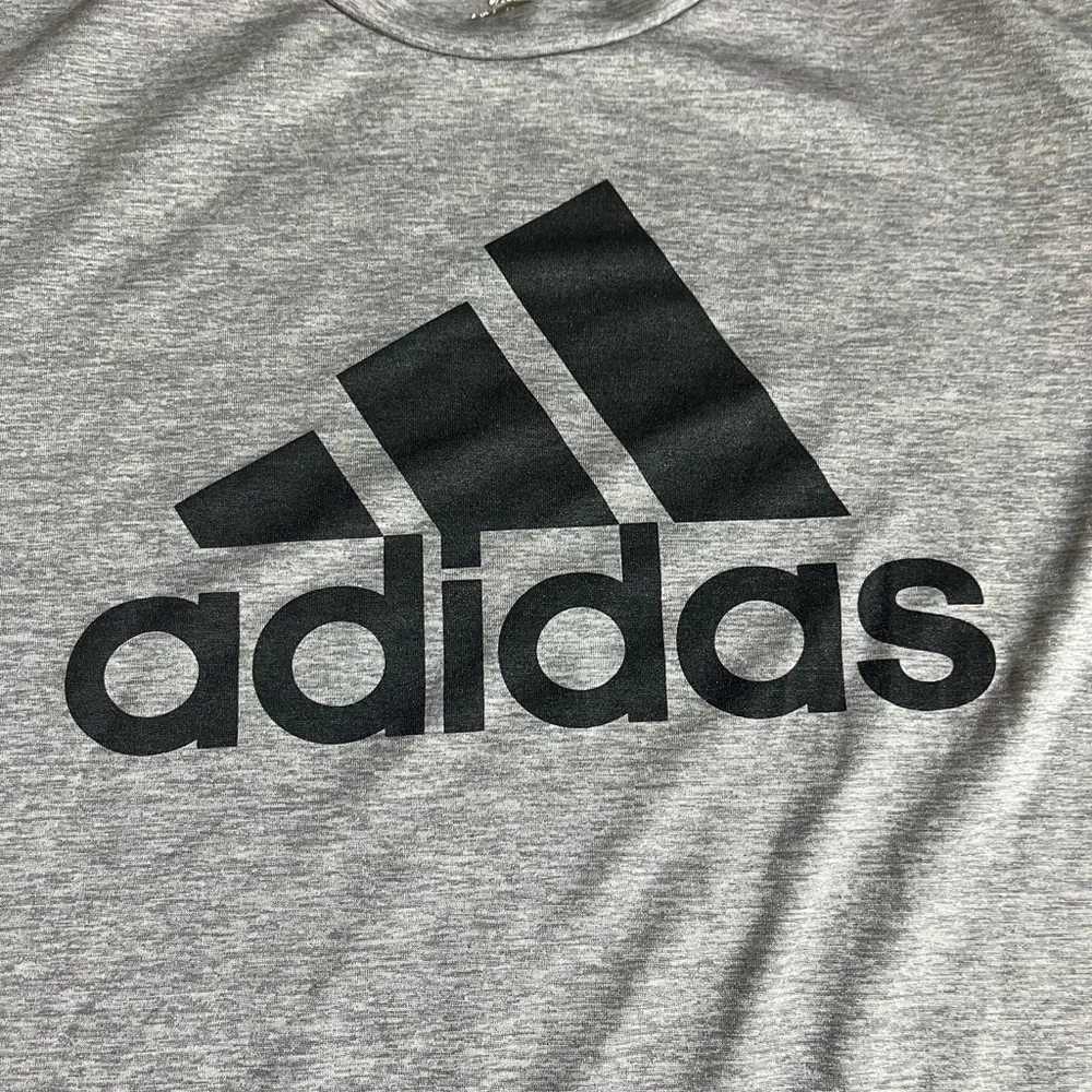 Adidas T-shirt